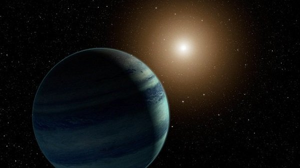 Wes Traub szerint sokkal valószínűbb, hogy a bolygó körül nem hold kering. A kisebb égitest feltehetően egy csillag.