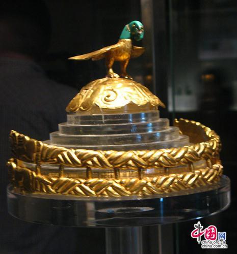 A pekingi kiállítás egyik féltve őrzött darabja a hun aranykorona