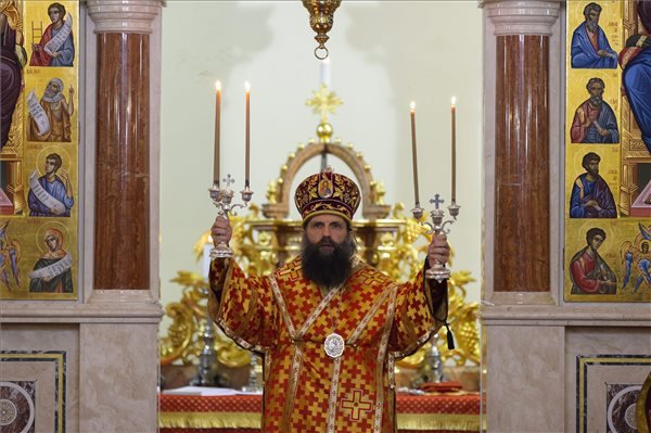 Kocsis Fülöp, a Hajdúdorogi Egyházmegye első metropolitája a nagy alkonyati istentiszteleten a nyíregyházi görögkatolikus székesegyházban.