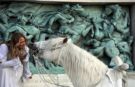 Hősök tere – A Cavalero lovasparádé beharangozója