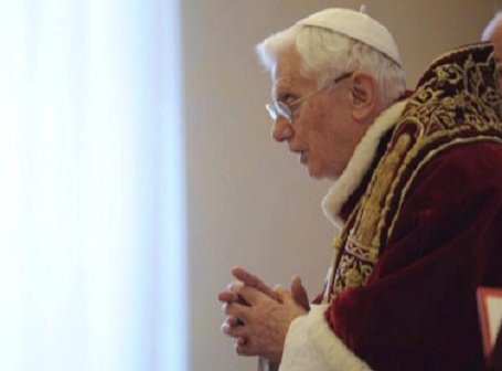 Lemond a pápa – Erdő Péter szerint XVI. Benedek példát mutatott azzal, hogy szembenézett a betegséggel
