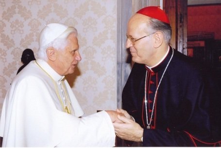 A teljes a káosz előtt – Az olasz rádió esélyesnek tartja Erdő Pétert új pápának