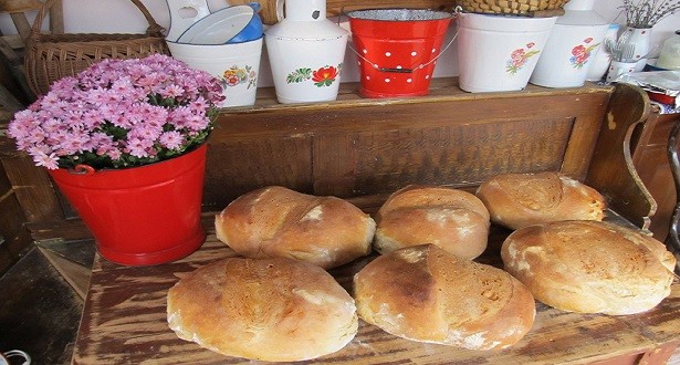 A kenyér világnapjára