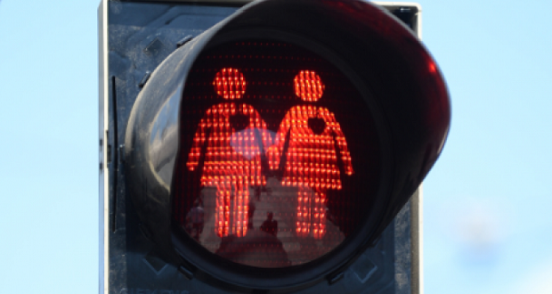 Az osztrákok “toleránsak” – Homoszexuális párok a gyalogos közlekedési lámpákon Bécsben