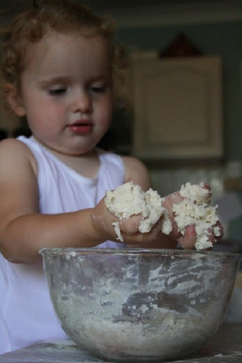 Figyeljetek apukák! Ajándék Anyák Napjára – Talplenyomat só-liszt sütőgyurmából